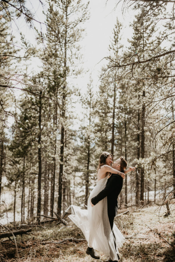 Nordegg-spring-mountain-elopement