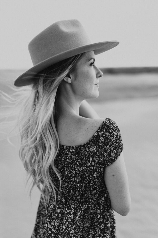 Sand dunes-couples-sunset-session