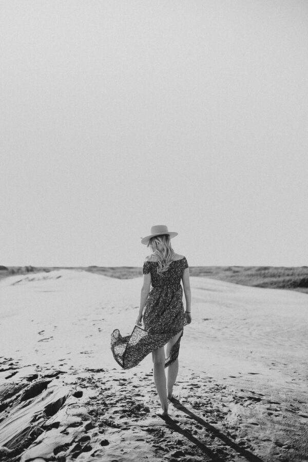 Sand dunes-couples-sunset-session