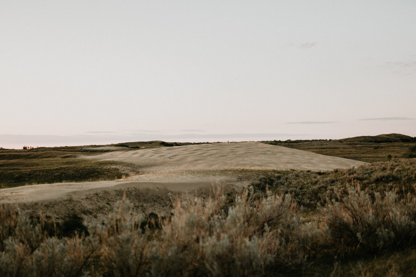 Sand dunes-couples-sunset-session